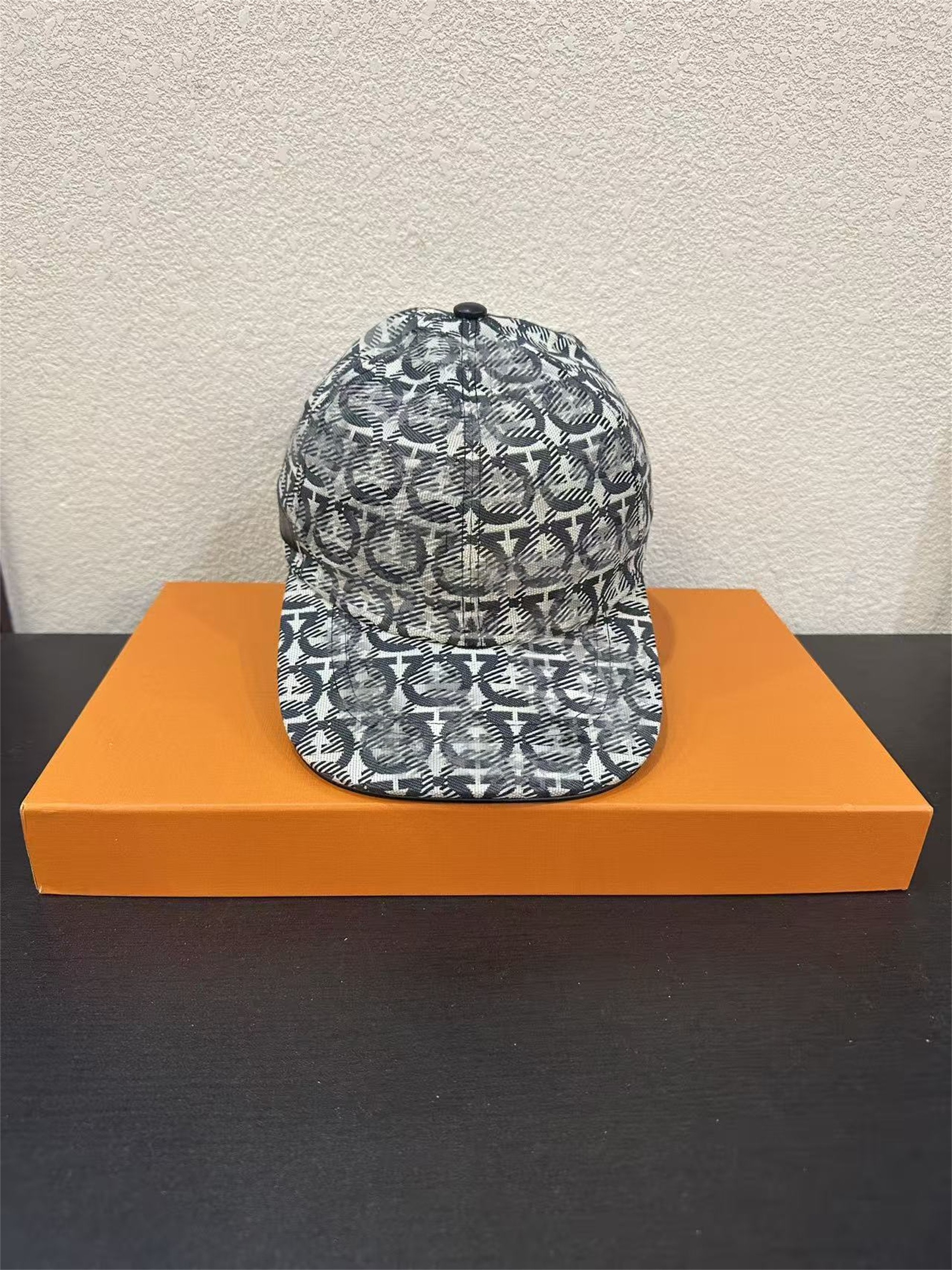 Top Designer Baseball Cap Fashion Letter Embroidery Ball Caps Men Women Street Sun Hat Adjustable Leisure V Hats Casquette Hight Quality hh8
