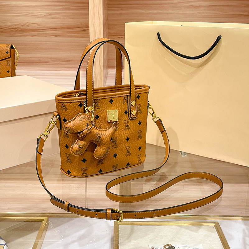 2025 New Fashionable Designer Small Niche Elegant High-end Handbag Shoulder Crossbody Bag for Women