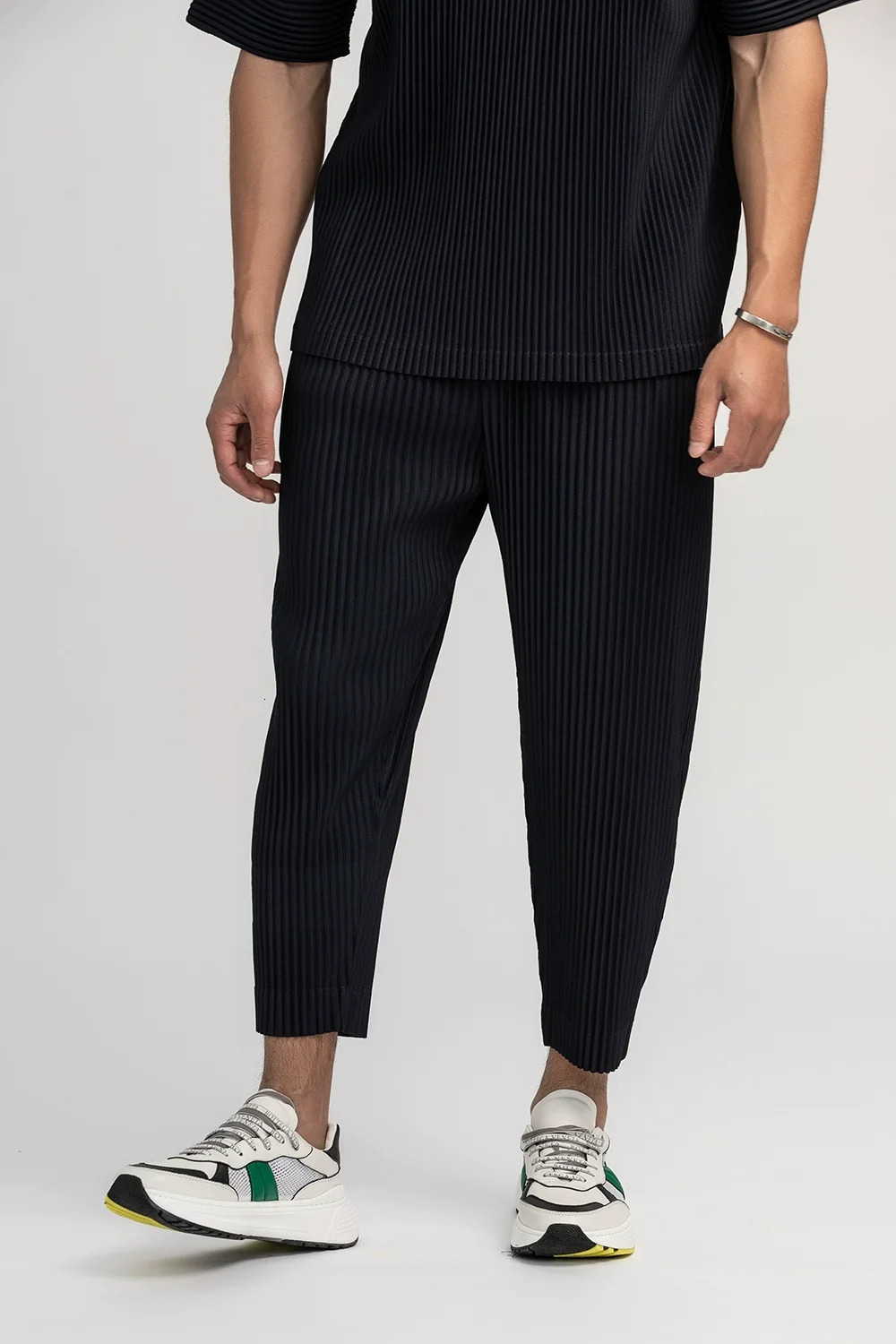 Miyake Pleated Straight Pants Men Clothing Black Pencil Cropped Pants Street Wears Men Japanese Style Ankle Length Pants 260612