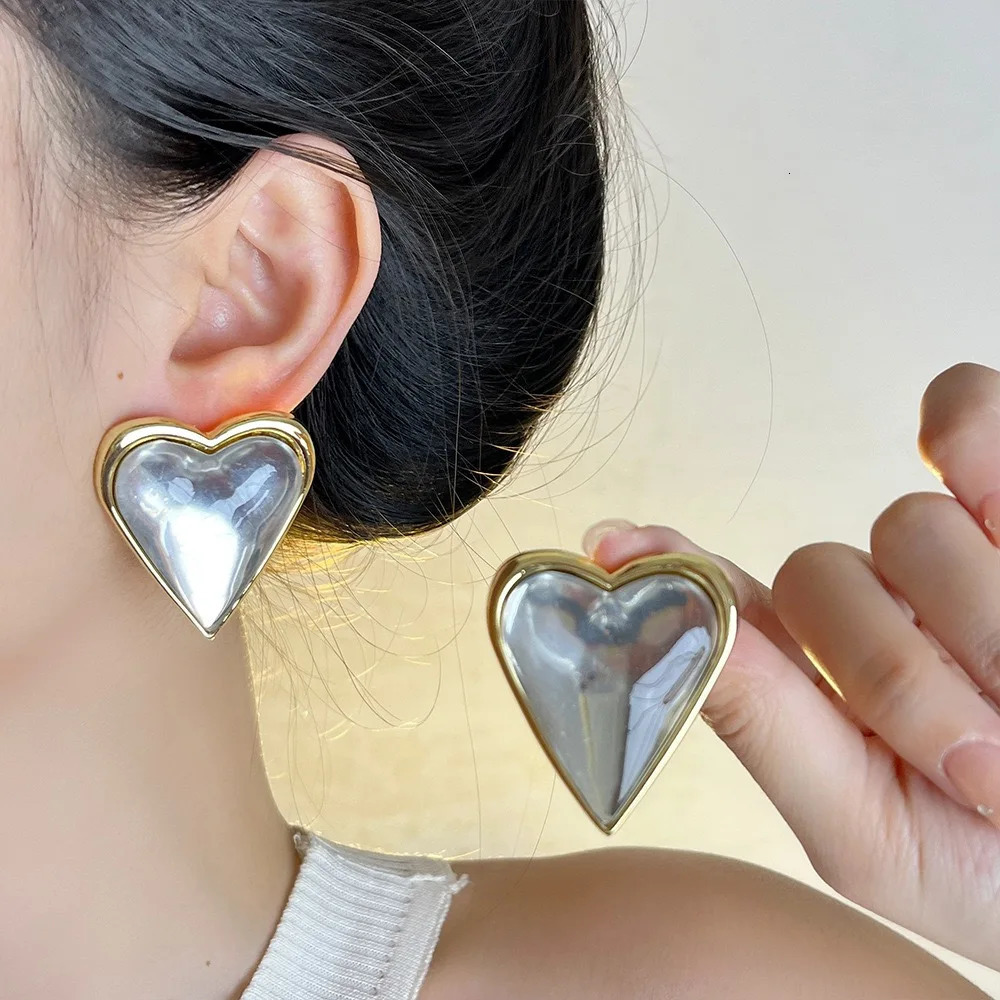Korean-Style Summer Heart-Shaped Earrings Are Exquisite And Elegant Jewelry Accessories For Women 260612