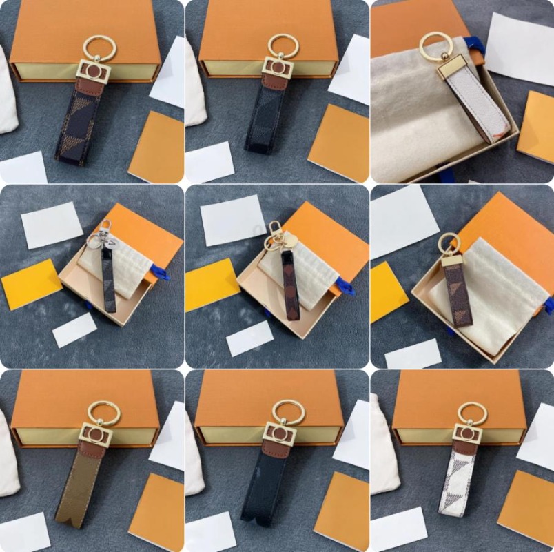 Anti-loss Keychain Exquisite Luxury Designer Car Keyring Zinc Alloy Letter Unisex Lanyard Gold Metal Small Jewelry For Charm Men Women Portable Stor