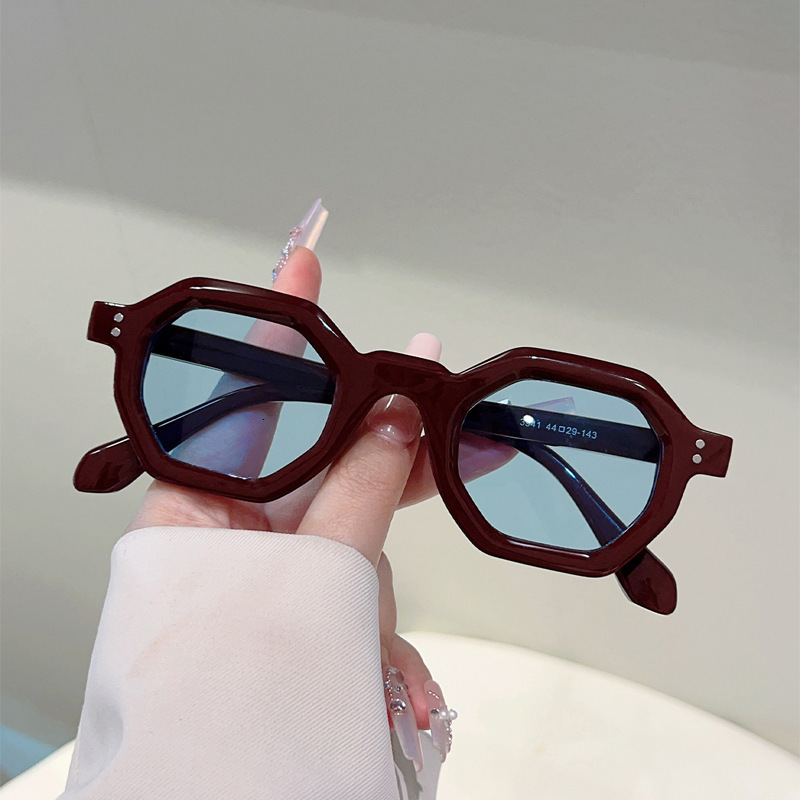 High quality Vintage Artistic European American Style Ins Polygonal Rivet Trendy Sun Protection High-end Feel Concave Shape Sunglasses for Men and W