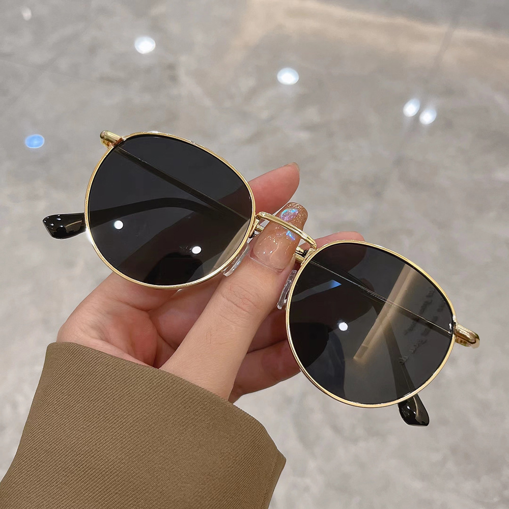 High quality In Stock Wholesale New Small Round Frame Fashion Celebrity Style Travel Street Photography Anti-Glare Sunglasses