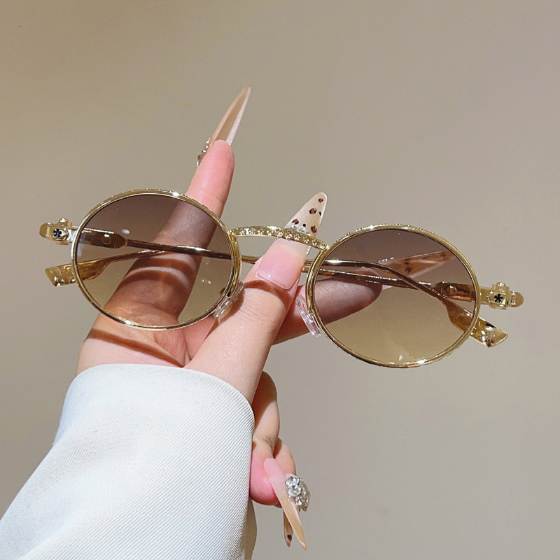 High quality 2026 New Vintage Small Frame Round Punk Hip Hop European and American Fashion Internet Celebrity Street Style Sunglasses Trendy Glasses