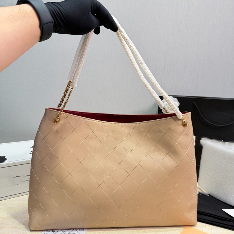 Hobo Large Tote 42cm Trendy Womens Shoulder Bag Lambskin Solid Color Gold Metal Matelasse Chain Luxury Handbag Underarm Bags Airport Shopping Makeup