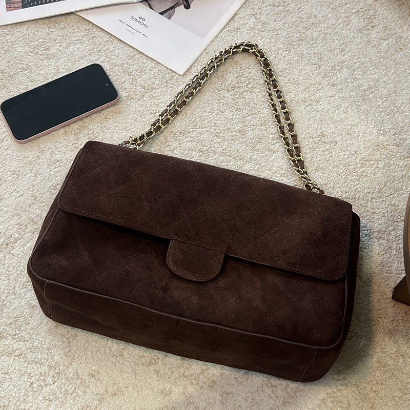 Ladies Maxi Brown Suede Classic Flap Bag Leather Flap Diamond Check Pattern Golden Hardware Matelasse Chain High-Capacity Designer Shoulder Crossbod