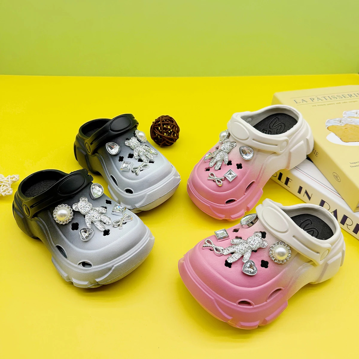 Cute and Versatile Parent-Child Slippers for Boys and Girls Cartoon Double Transparent Bear Eva Clogs Soft-Soled Non-Slip Closed-Toe Sandals 606 260