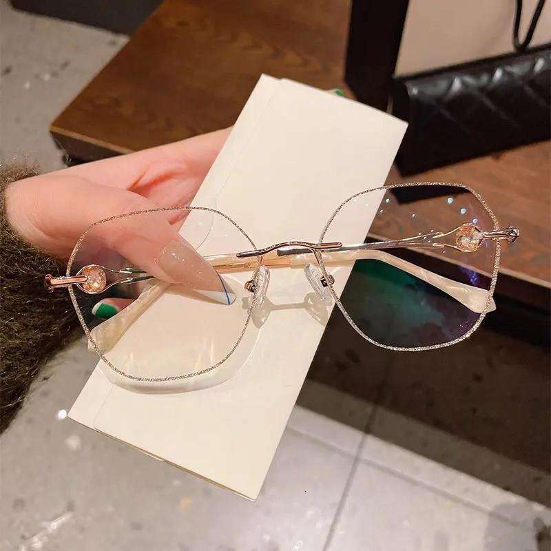 Luxury Brand Designer Sunglasses Luxury Brand Designer Sunglasses New Champagne Gold Frameless Polygonal Anti-Blue Light Women's Reading Fashio