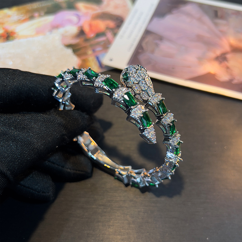Designer Womens Emerald Green Snake Set Luxury Cubic Zirconia Heavy Craft Statement Necklace Earrings Bracelet Brand Premium Party Fashion Accessori