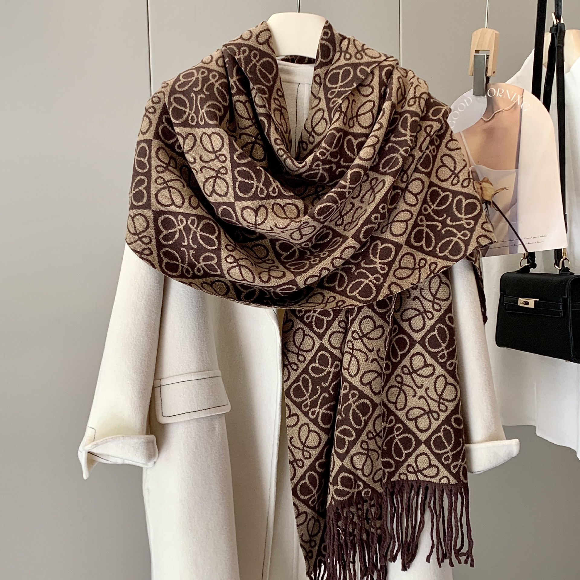 Livraison gratuite foulards de luxe nouvelle écharpe Graffiti édition coréenne mode châle polyvalent épaissi col chaud