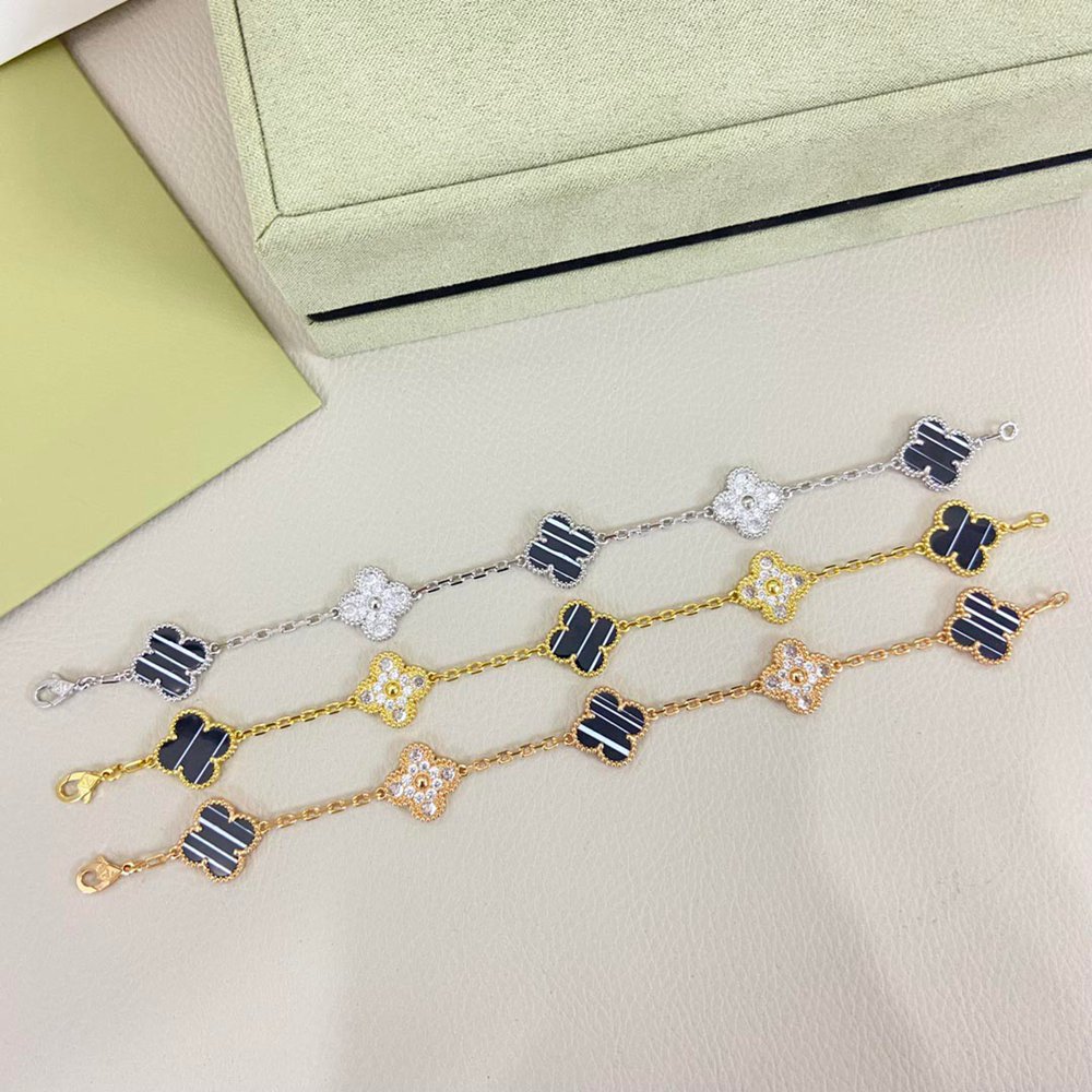 Luxery Brand New Classical Bracelet Chain Charm Bracelet For Woman Striped Black Banded Agate Cubic Zirconia Diamond Lucky Flower Women Jewelry Gift