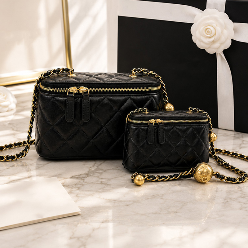 Designer crossbody classic luxury handbag caviar women's single shoulder diamond pattern chain letter size makeup bag-image-1112791437