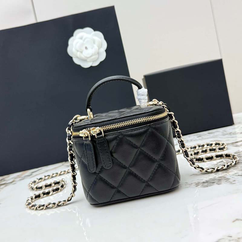 Designer crossbody classic luxury handbag caviar women's single shoulder diamond pattern chain letter size makeup bag 001-image-1112148612