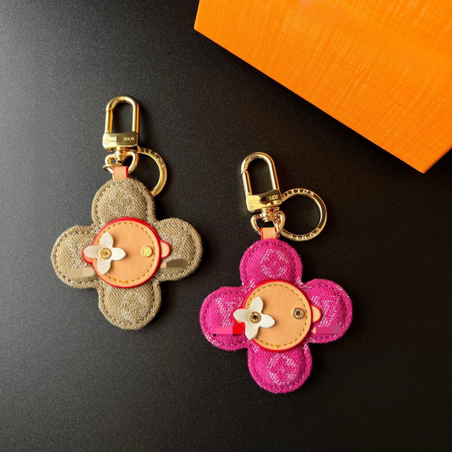 Multi Charms Bag Charming Key Chain Designers Keychain Designer Premium Metal Key Pendant Decoration