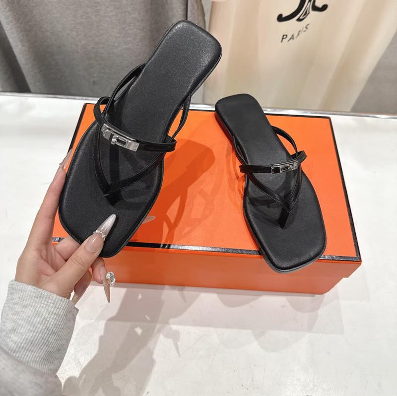 AAA Women slides Designer Sandals lambskin Leather Summer Flat fashion Slipper Weaving shoe upper beach woman Slippers Size 36-42 Metal buckle toe p