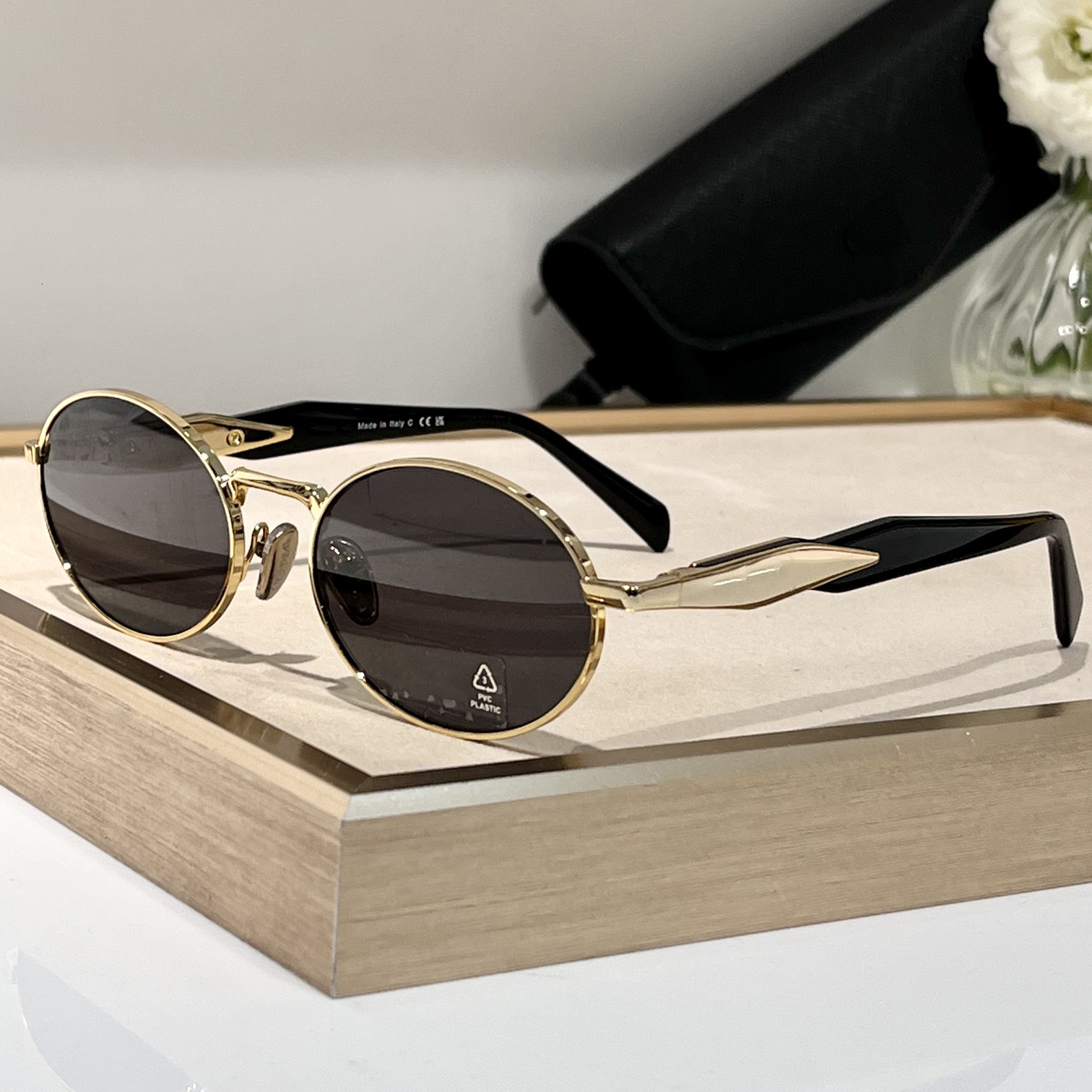 Sunglasses For Men Women Retro Eyewear 65Z Fashion Designers Travel Beach Style Goggles Anti Ultraviolet Classic CR39 Board Oval Metal Simple Frame