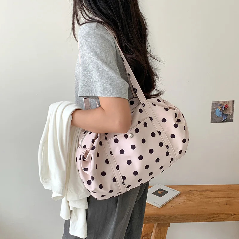 Fresh and Lighthearted Fashion Polka Dot Shoulder Bag Large Capacity Underarm Bag Korean-style Nylon Tote Bag 260615BJ