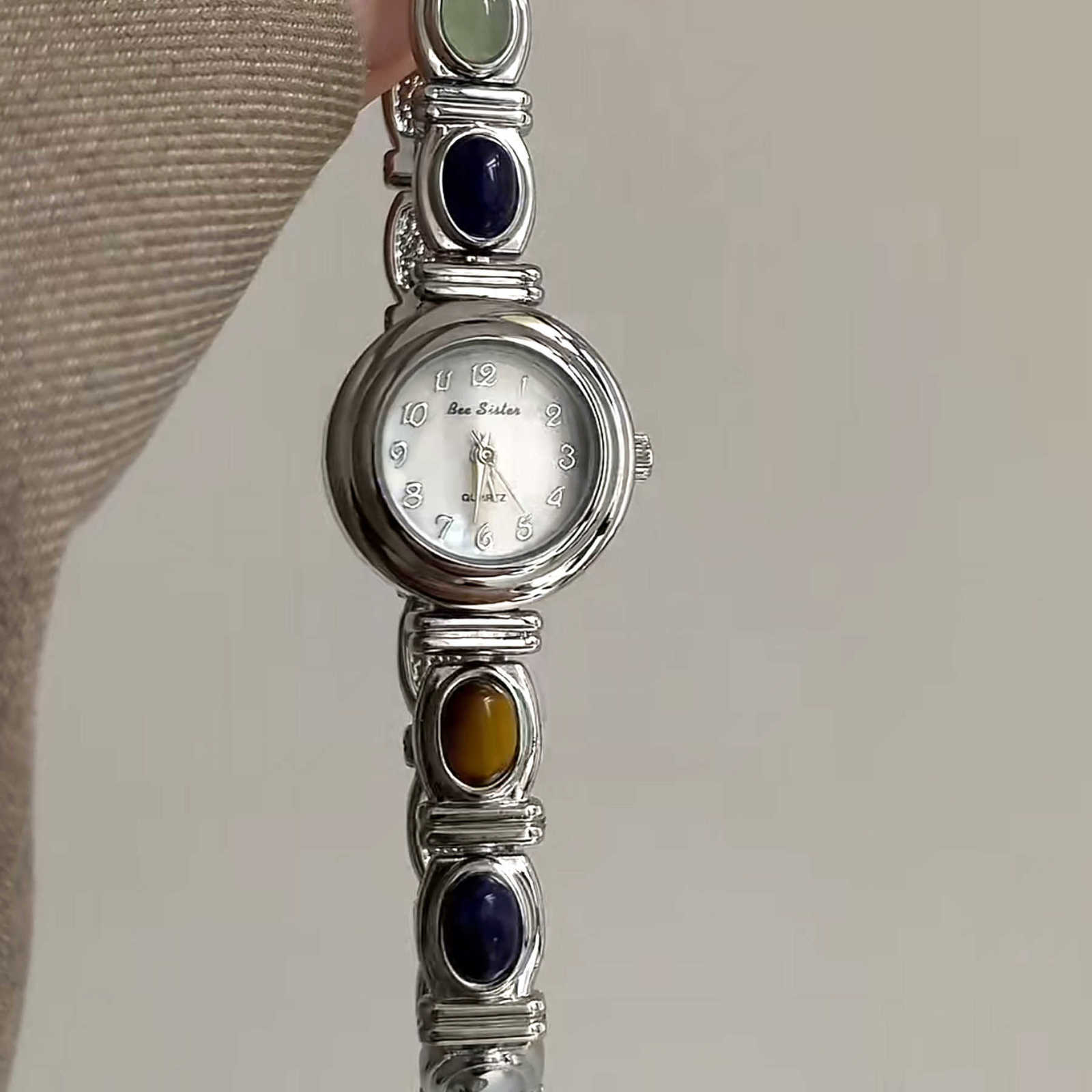 New minimalist casual women's watch, trendy and unique with a sophisticated vibe for TikTok live streaming fashionT260616-image-1096139936