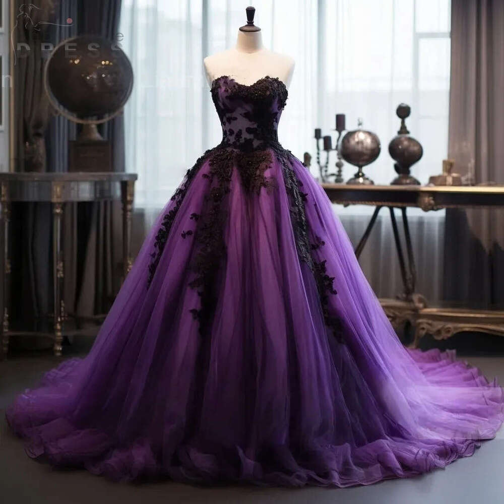 Purple And Black Gothic Wedding Dresses With Lace Appliques Sweetheart Sleeveless Long Tulle Bridal Gown Vintage Vestido De Novia