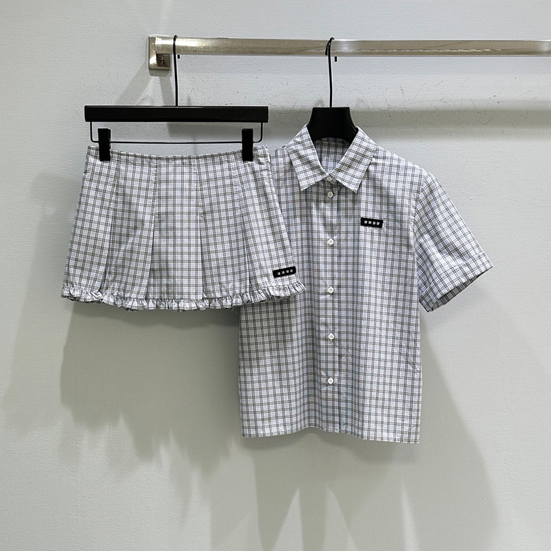 Designer Women Lapel Polo Tops Sexy Mini Skirts Plaid Print Casual Short Sleeve Blouses Brand Vintage Pleated Skirts Summer Preppy Style Stylish Sho