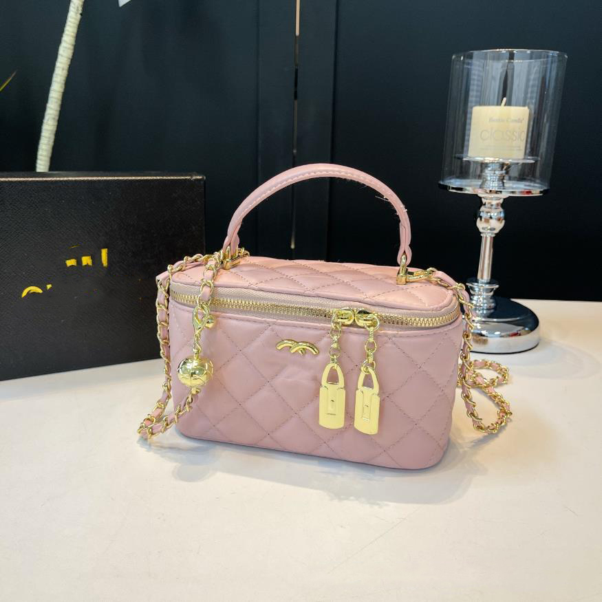 Luxurious designer bag small handbag for women Cosmetic Bags shoulder bag with diamond-shaped chain strap, versatile box design, single shoulder str
