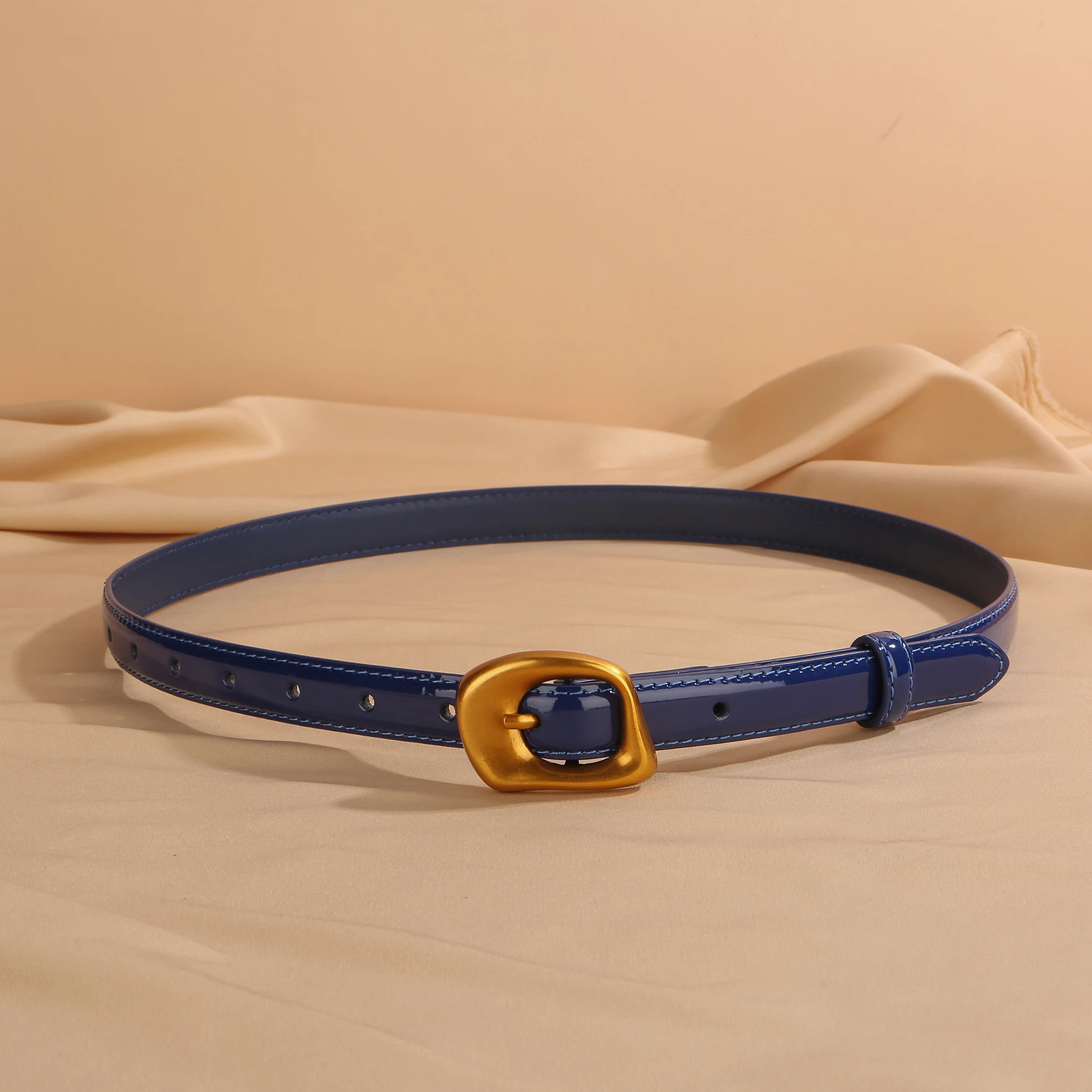 Retro Gold Buckle Skinny Leather Women Fashionable Thin Waist Belt for Dresses Jeans And Pants 260617BJ
