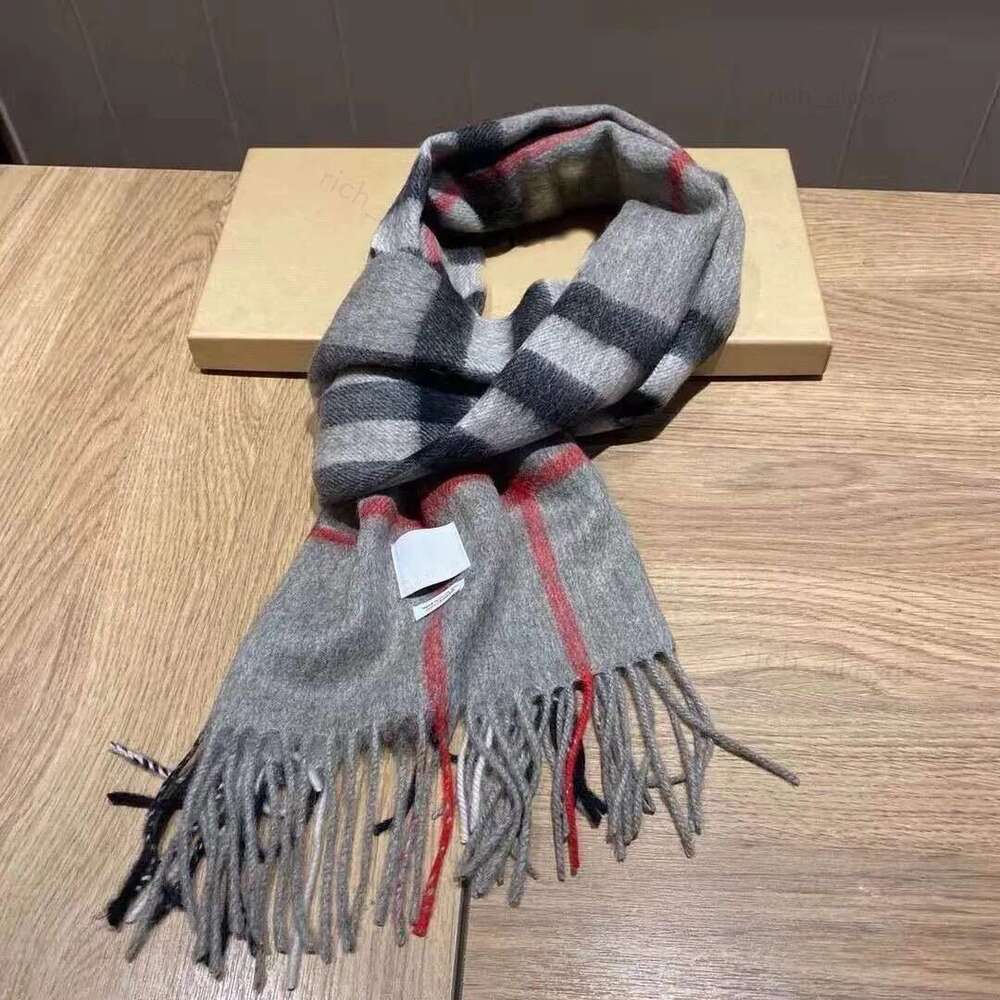Top Quality Luxury Designer Vintage Check Cashmere Scarf Fringed Tassel Ends 180x30cm Soft Thermal Winter Wrap Shawl Old Money For Men Women