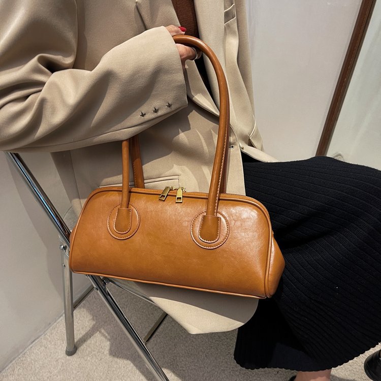 2026 New Women's Solid Color Boston Pillow Style Handbag Retro Bowling Bag Designer Handbag Baguette Bag Fashionable And Versatile Large Capaci