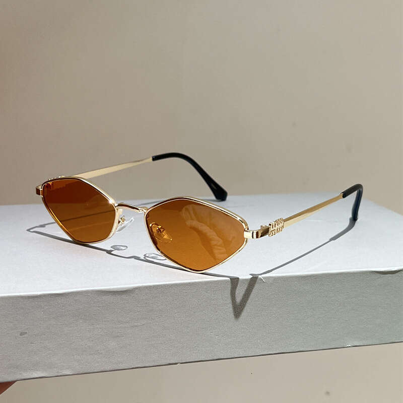 2026 Premium Designer Sunglasses Wholesale In-Stock European And American Trendy Cat-Eye Sunglasses, Cross-Border Personalized Street Style Diamond-