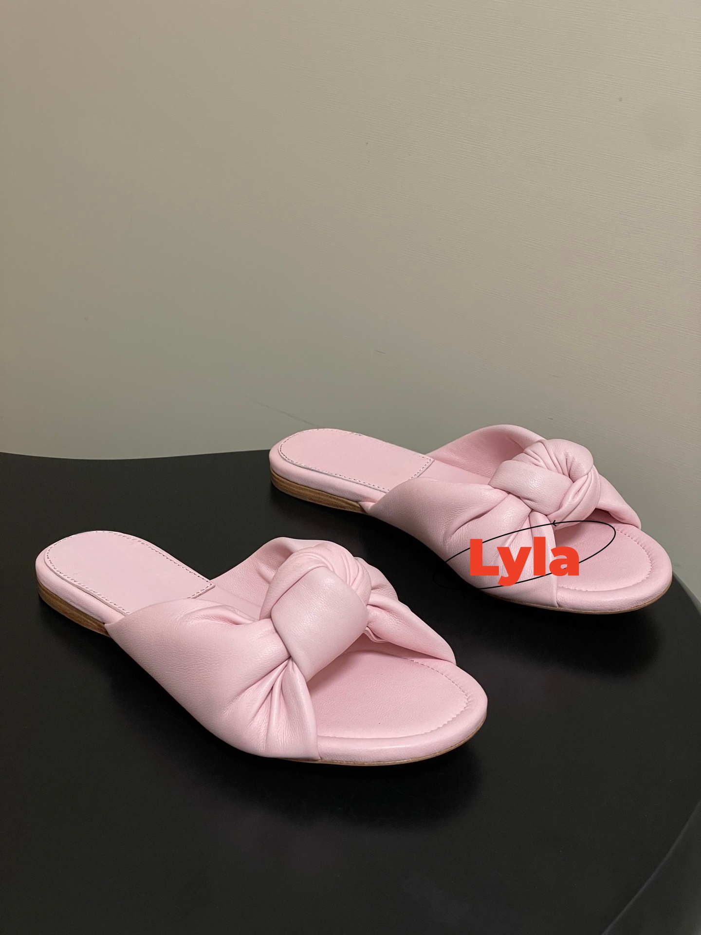 260618-2 Qualité miroir qualité supérieure chaussures simples pantoufles style décontracté pantoufles plates pour femmes cadeau EU35-41