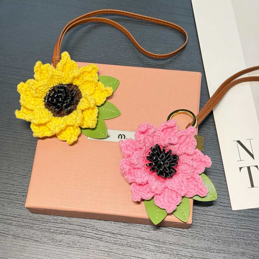 Designer main crochet tournesol pivoine fleur sac charme porte-clés tricoté pendentif floral bracelet en cuir sac à dos sac à main décor ornement