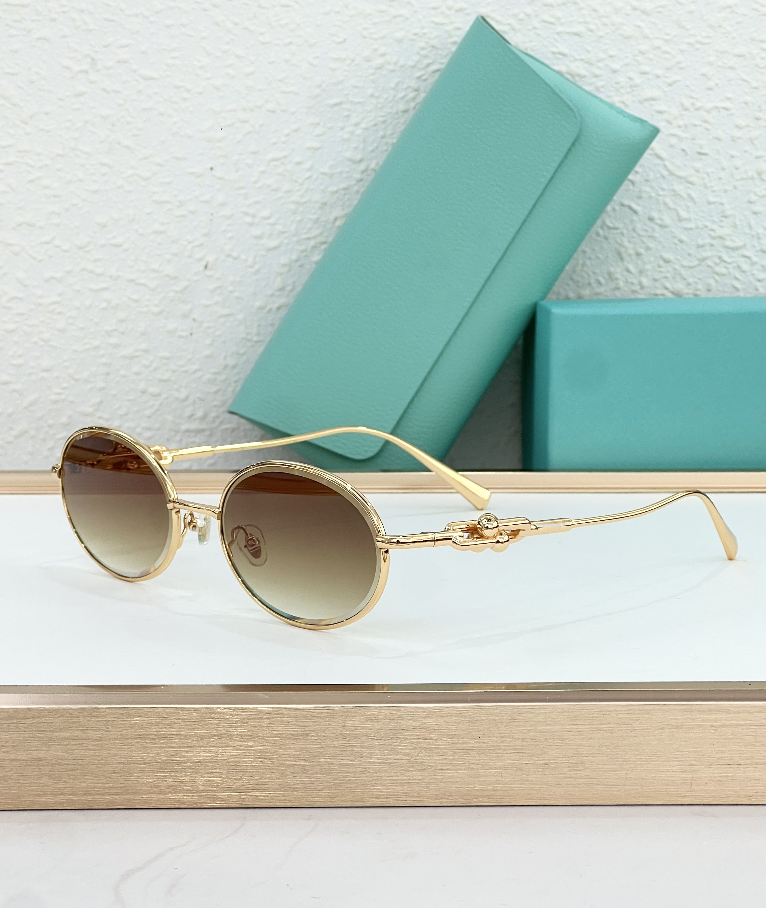 Lunettes de soleil unisexes pour femmes de styliste, mode extérieure classique, protection UV, plage d'été avec boîte