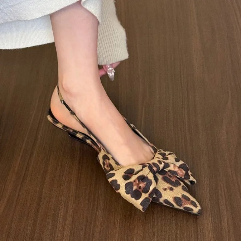 Summer Woman Leopard Print Flat Sandals Casual Pointed Toe Sweet Bow Sandals Slingbacks Comfortable Slip on Single Shoes Women 260612BJ