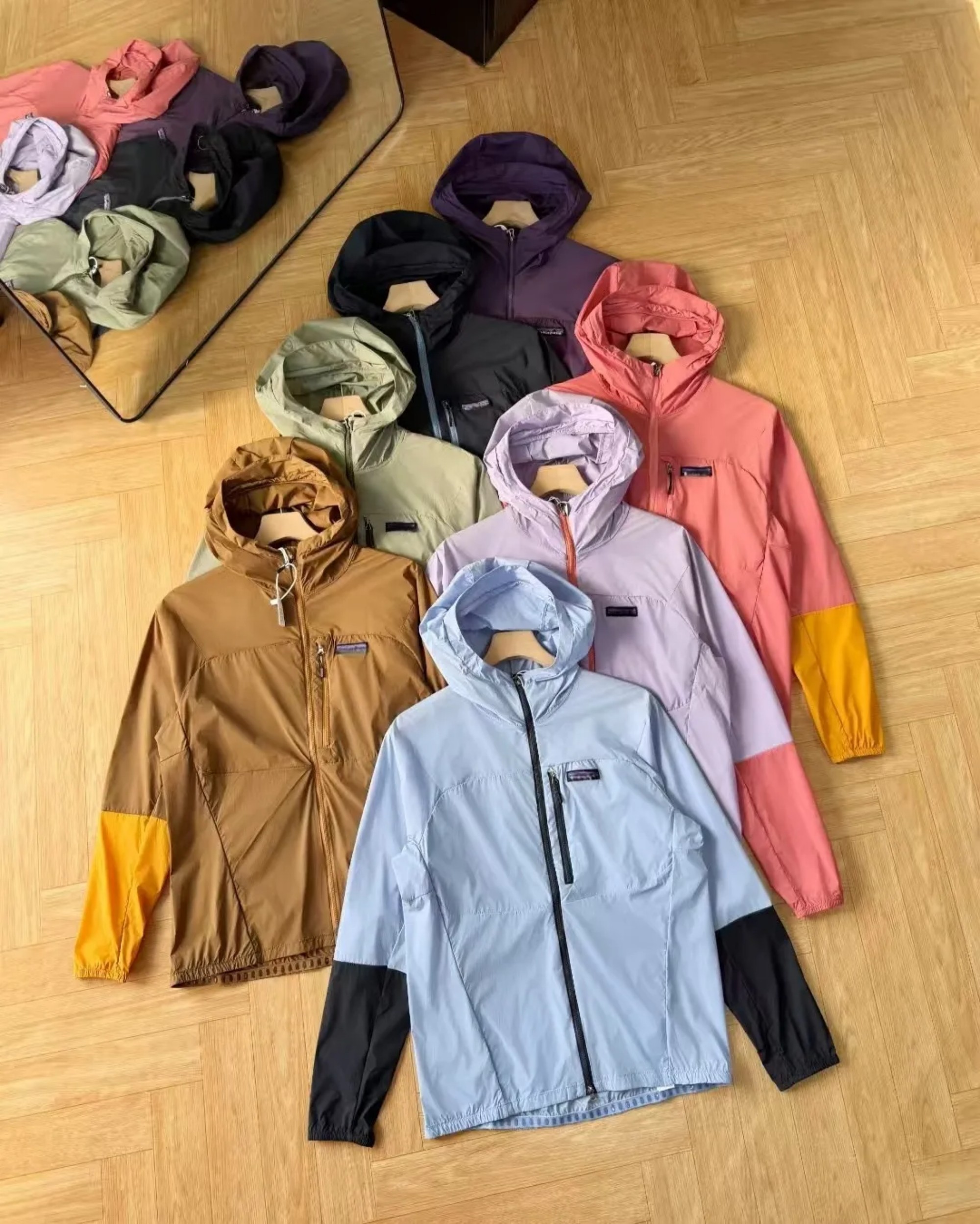 Mens Designer Jacket Lightweight Color Block Windbreaker Hooded Zip Up Sun Protection Coat Outdoor Athletic Raincoat Gear