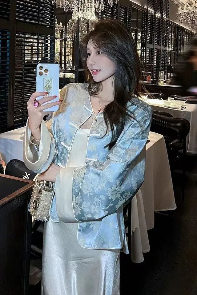 2025 Chinese Style Jacquard Jacket Zen Inspired Satin Short Coat Womens Spring Autumn Knot Button Acetate Blend Elegant Top 260617BJ