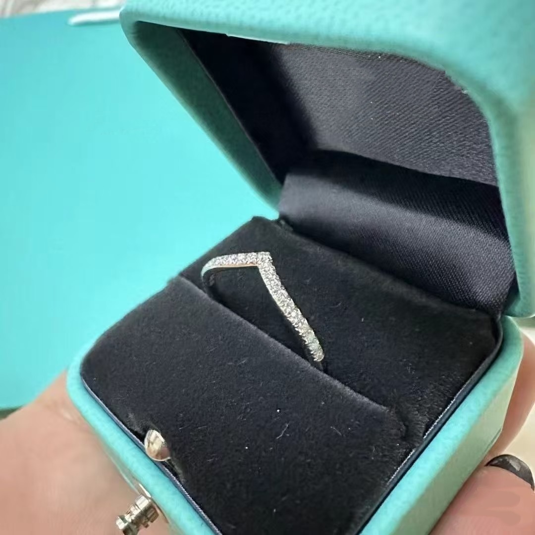 Designers ring fashion jewelrys luxury Classic Diamond Plated Silver women's jewelry Versatile as birthday present Lovers style with box