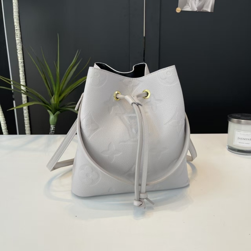 Free shipping Retro Style Hot-Selling Women's Tote Bag High-Value Large Capacity Commuter Backpack Versatile Lightweight L178
