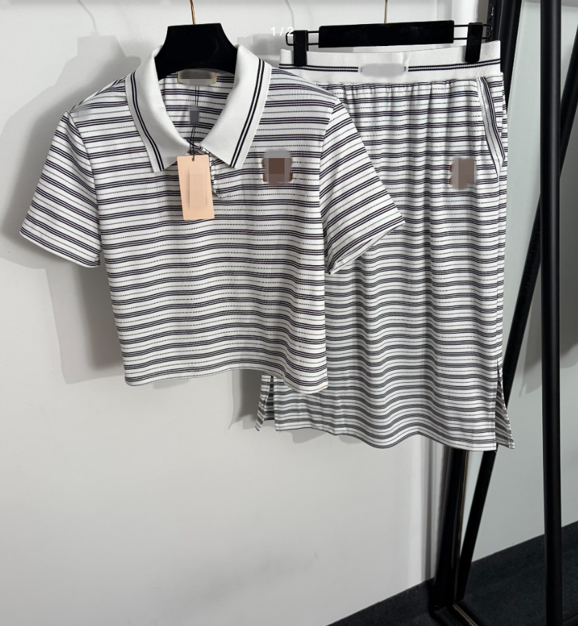 26 ensemble pour femmes étiquette en cuir lettre col Polo rayé manches courtes T-shirt haut demi-jupe robe 617
