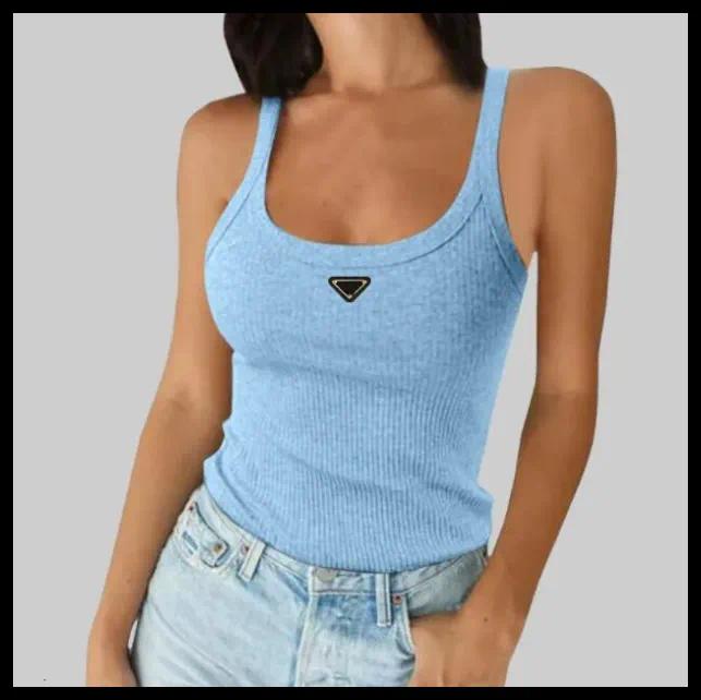 2026 T-shirt femme design Triangle Badge marque de luxe coton col rond t-shirts femmes sans manches créateur de mode été hauts courts 09new