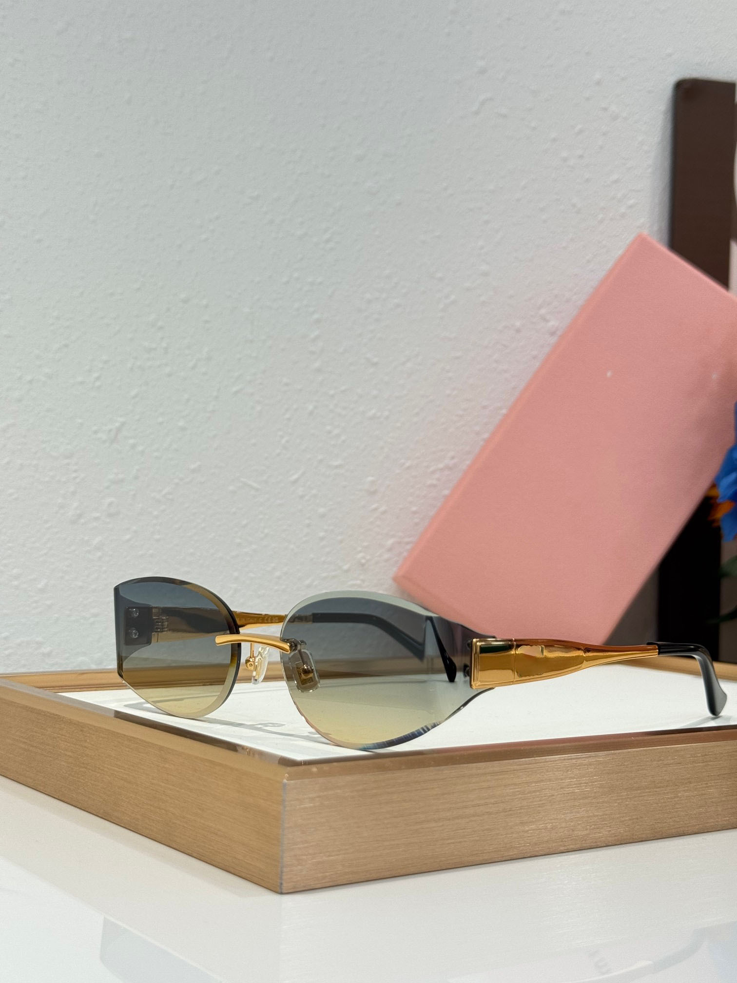 Montures sans monture pour hommes de créateurs ; Lunettes de soleil œil de chat en miroir ; Le luxe des femmes