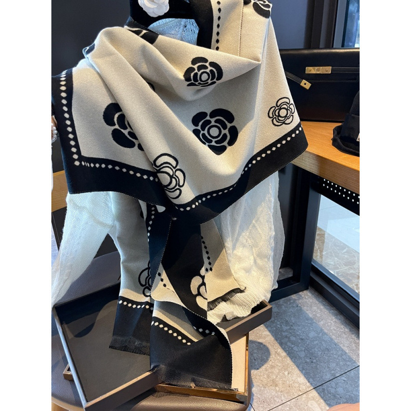Designer Womens 2026 Autumn Winter Scarf Luxury Faux Cashmere Soft Warm Neck Wrap Brand Premium Elegant Coat Decor Versatile Fashion Accessories Bul
