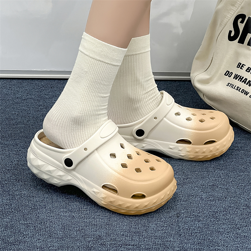 Free shipping Large size slippers for women in summer comfortable lightweight breathable beach slippers sandals 35-40