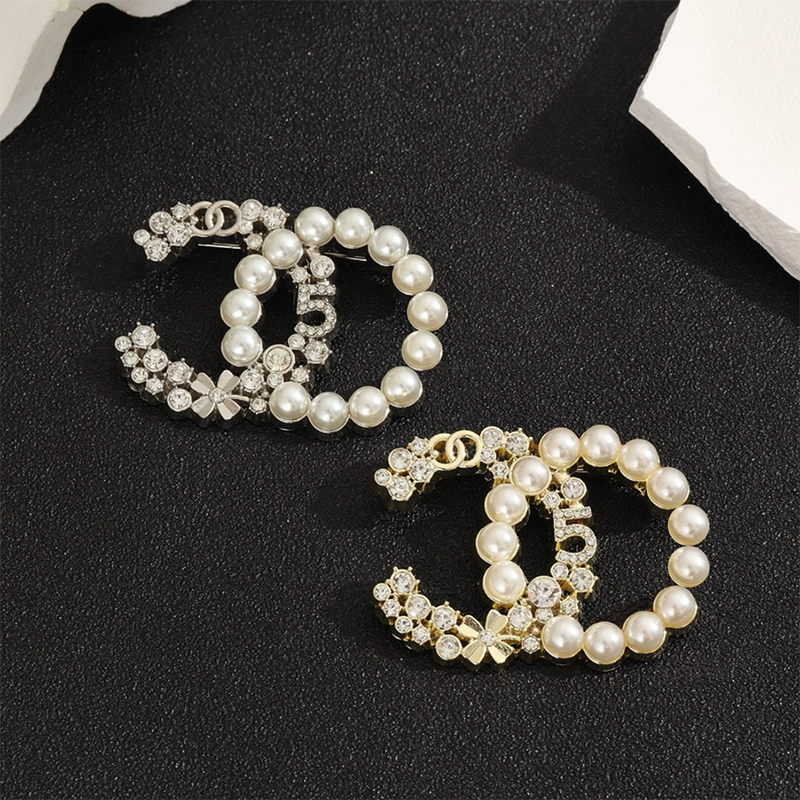 Classic Designer Broche Letter Brooch Gold Silver Fashion Women Semicircle Inlay Pearl Crystal Rhinestone Suit Pin Jewelry Accessories Gifts Simple