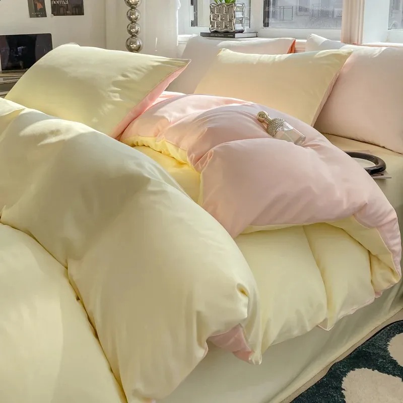 A Hypoallergenic Luxury Silk Pillow Case for Smooth Sleep Experience-image-1112370105