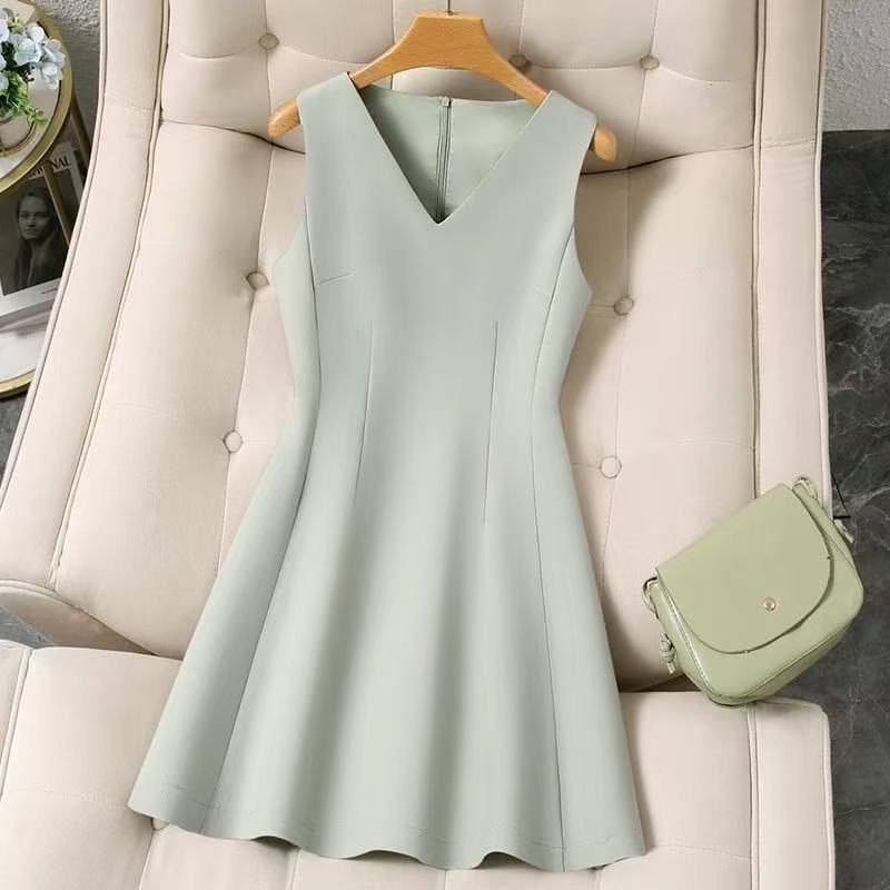 075 Robe sans manches au design élégant pour femme, idéale pour l'été