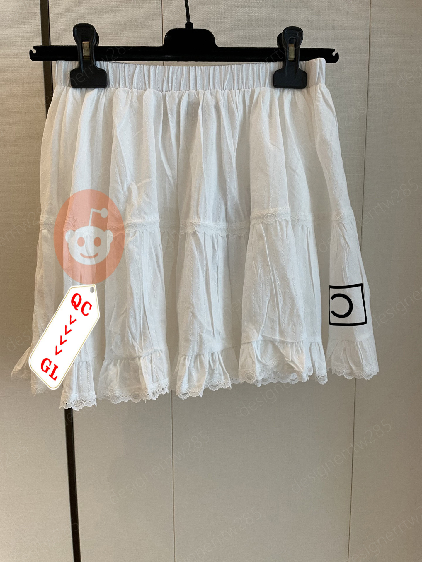 Designer CC White Tiered Mini Skirt with Lace Trim Luxury Embroidered Ruffle Short Skirts Runway Style Vintage High Waist Activewear Ladies Vesti-image-1111472090