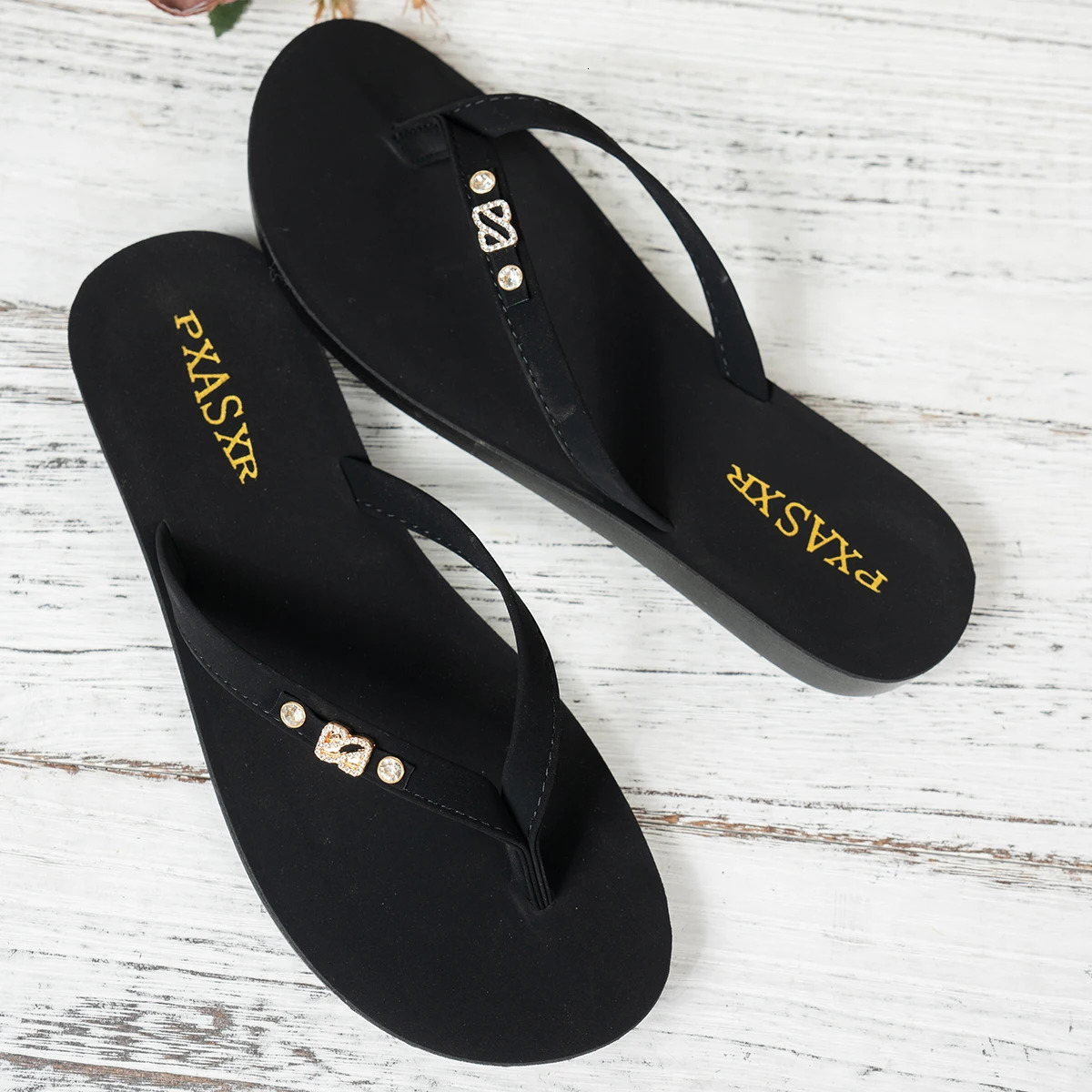 Womens Thong Slippers with Crystal And S Embellishments Comfortable Lightweight for Summer Beach Home Casual Fashionable 260622BJ