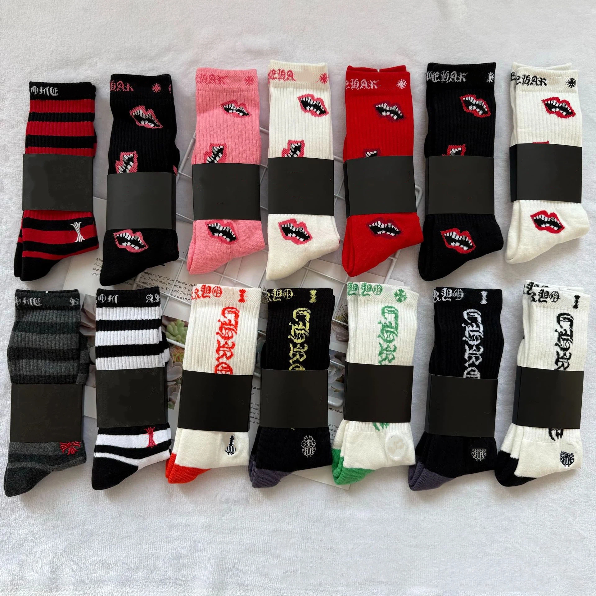 Women's Sports Socks Hip Hop Men's Socks Streetwear Designer Red Lip Embroidered Printed Breathable Sweat Absorbing Sports Socks