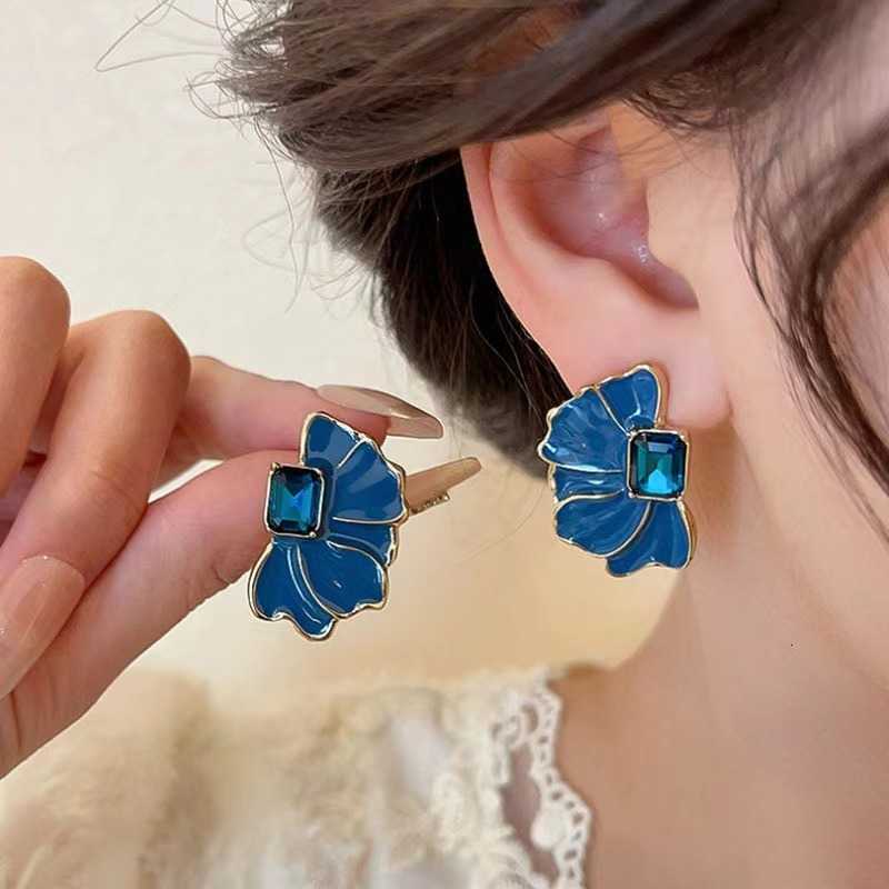 Drop Trendy Sector Earrings Flower for Women Navy Blue Rhinestones Enamel Oil Petal Floral Dangle Earrings Elegant Jewelry Gift M260622
