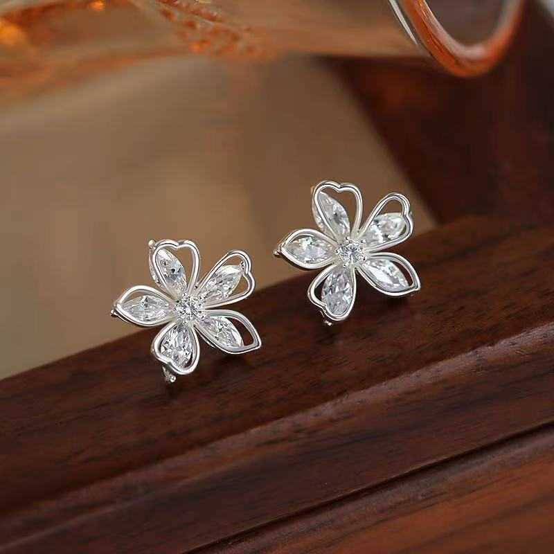 Zircon 925 Needle Sterling Silver Hollow Flower Plant Stud Earrings For Women Cute Fashion Jewelry Piercing Hole Accessories M260622
